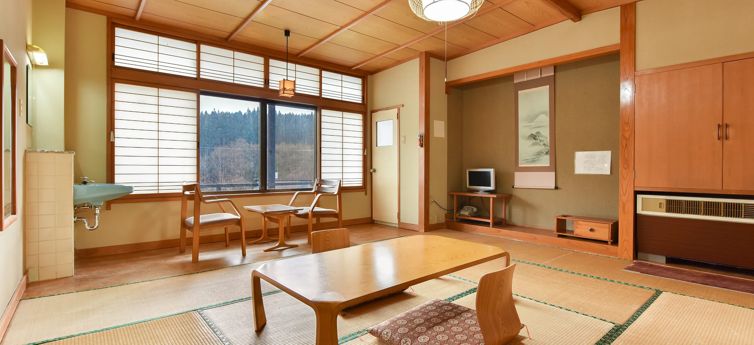 和室8畳（トイレ付）