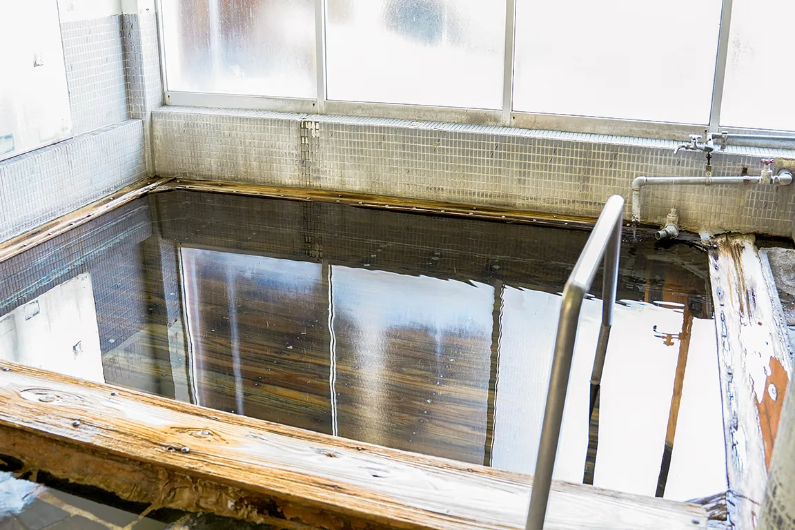 厳選かけ流し美肌の湯