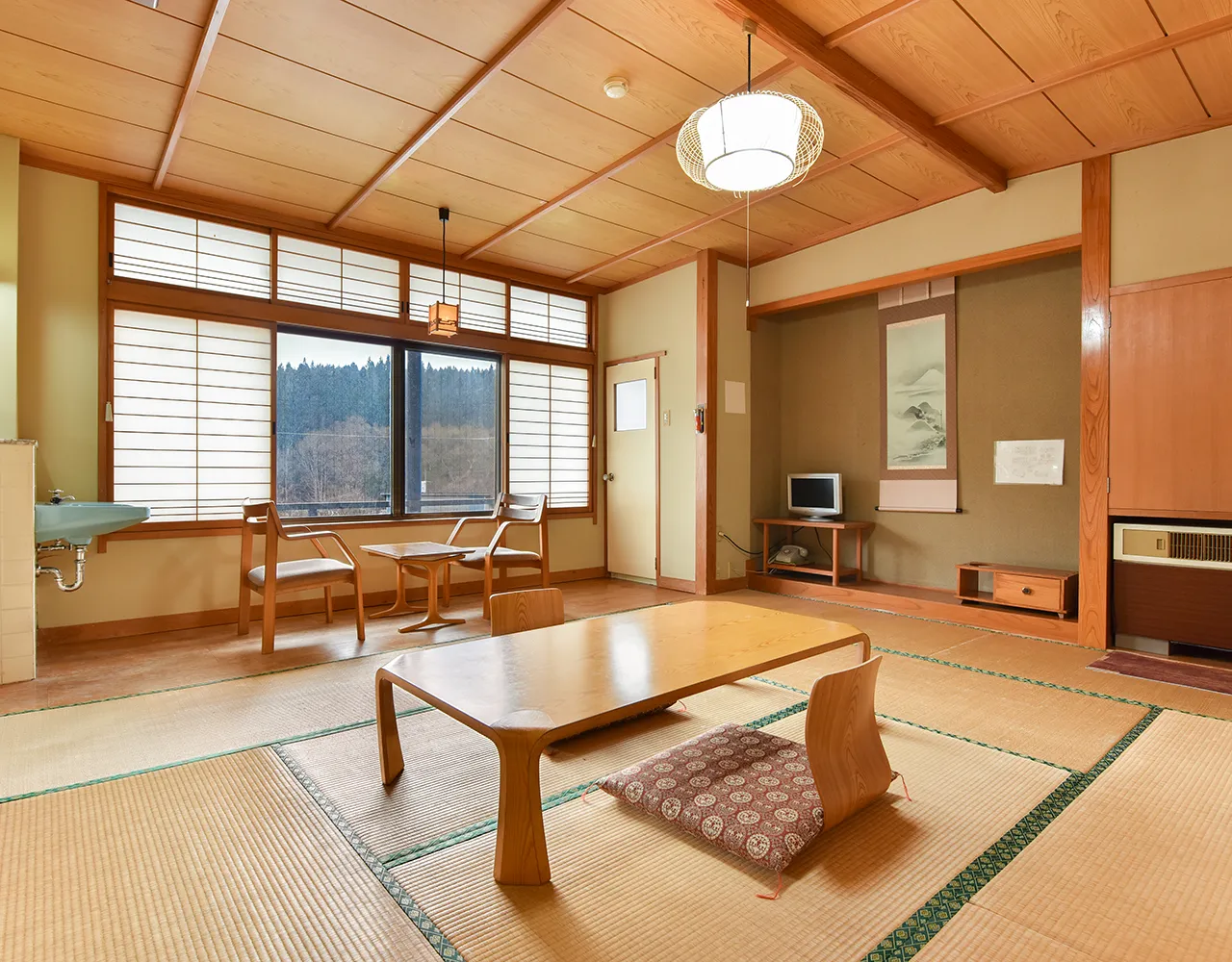 和室8畳（トイレ付）